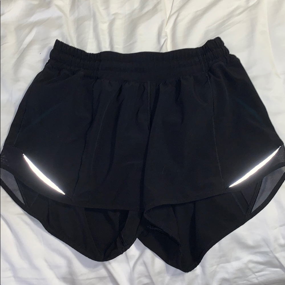 Lululemon Shorts “Hotty Hot”